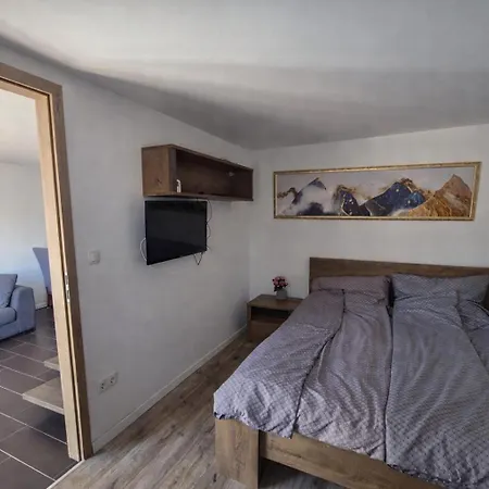 Badacsonyi Rege 公寓 *