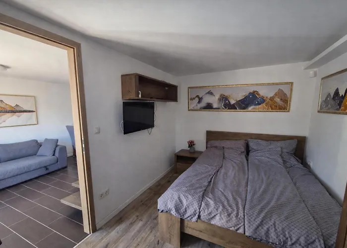 Badacsonyi Rege 公寓 *